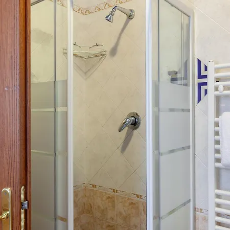 بيت للعطل Monolocale In E Uso Piscina