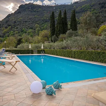 Monolocale In E Uso Piscina بيت للعطل كامايوري